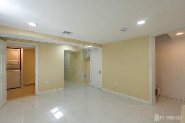 537 Alice Place, Woodbridge Proper, NJ 07095