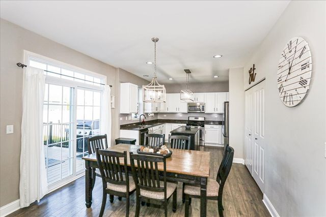 342 Snow Drop Lane, Elgin, IL 60124