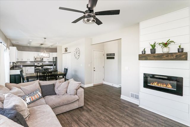 342 Snow Drop Lane, Elgin, IL 60124