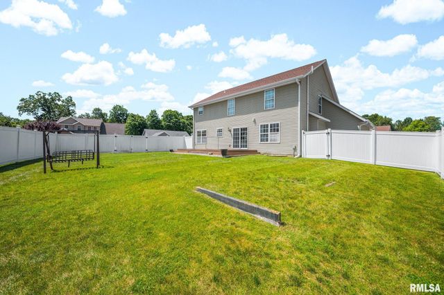 100 STONE CREEK Court, East Peoria, IL 61611