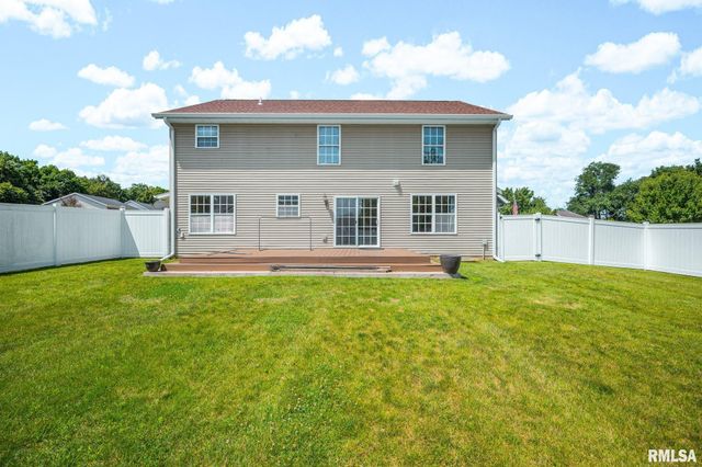 100 STONE CREEK Court, East Peoria, IL 61611