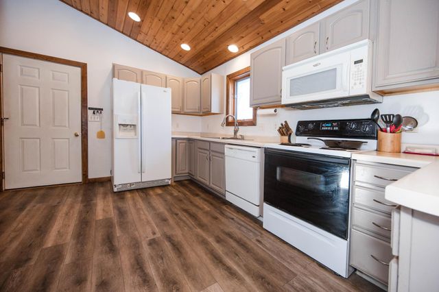 513 North Street E, Detroit Lakes, MN 56501