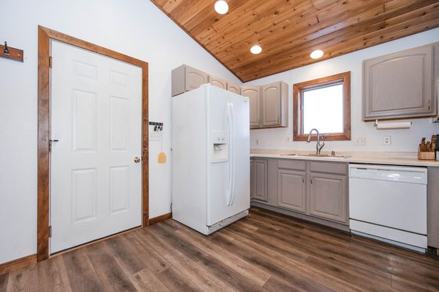 513 North Street E, Detroit Lakes, MN 56501