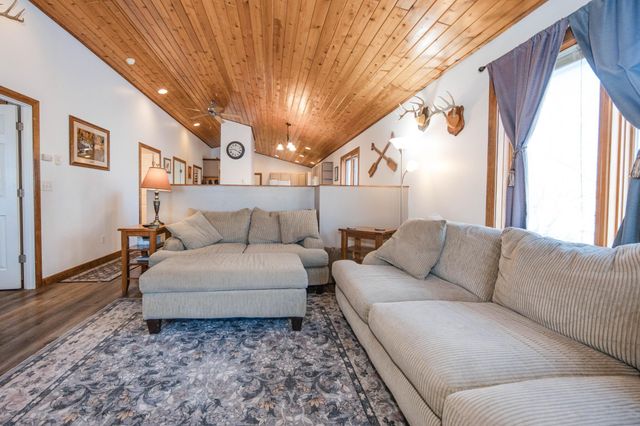 513 North Street E, Detroit Lakes, MN 56501