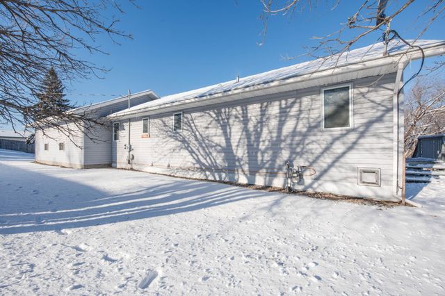 513 North Street E, Detroit Lakes, MN 56501