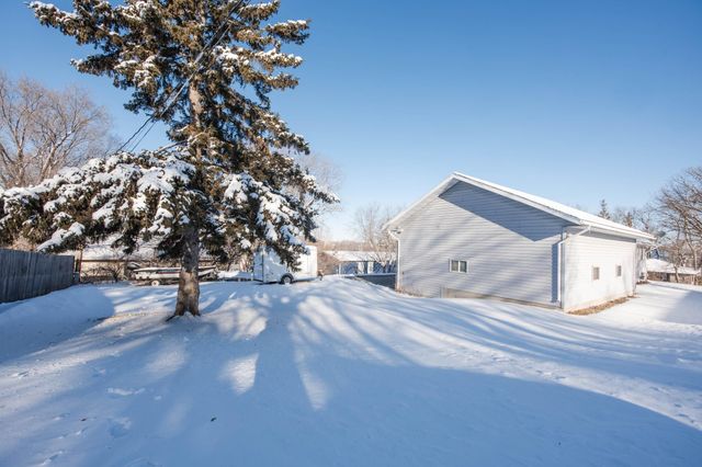 513 North Street E, Detroit Lakes, MN 56501