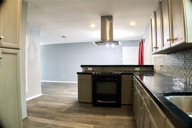 2709 MEADOWS Drive, Plano, TX 75074