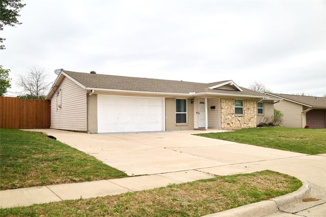 2709 MEADOWS Drive, Plano, TX 75074