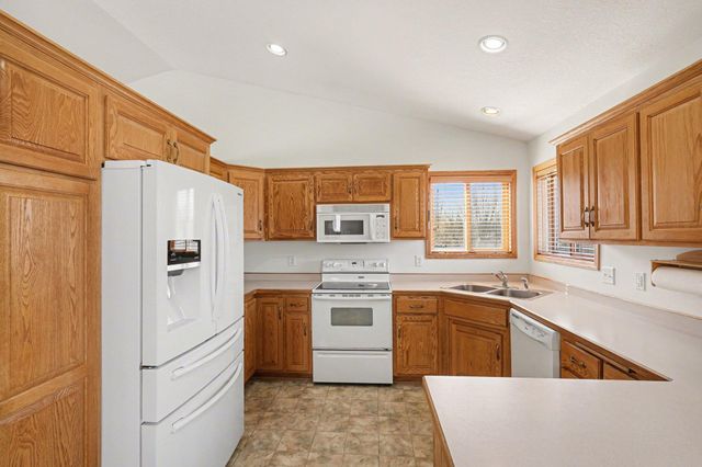 29602 Shoreview Circle, Lindstrom, MN 55045