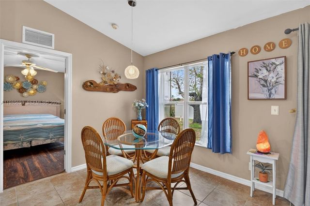 2707 NE 5th Avenue, Cape Coral, FL 33909