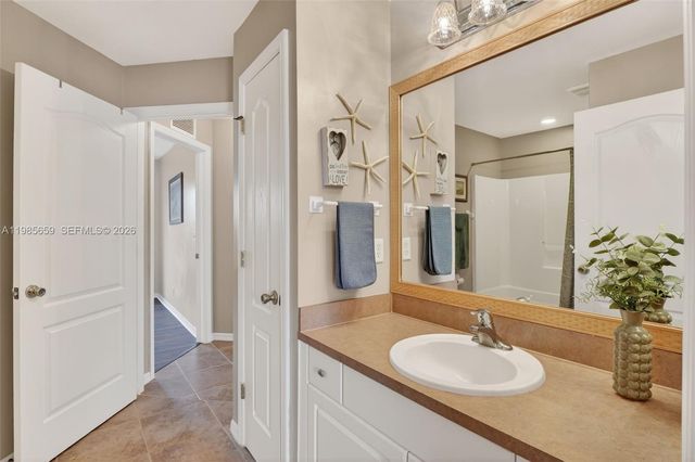 2707 NE 5th Avenue, Cape Coral, FL 33909