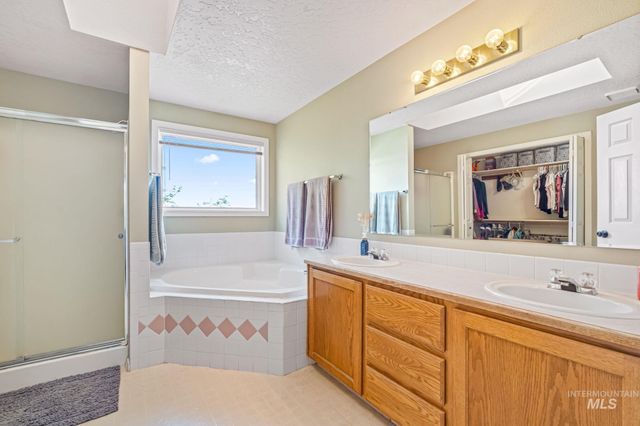 24440 Kenridge Road, Caldwell, ID 83607