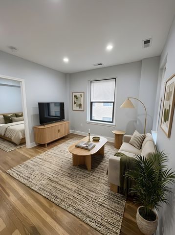 475 Commonwealth Avenue 204, Boston, MA 02215