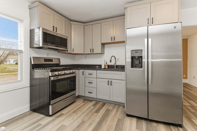 157 9th Avenue N, Waite Park, MN 56387