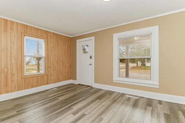 157 9th Avenue N, Waite Park, MN 56387