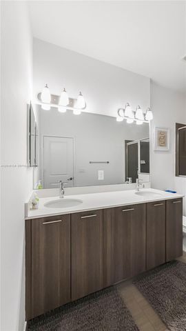 4909 NW 59th St, Tamarac, FL 33319