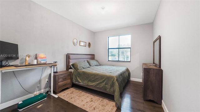 4909 NW 59th St, Tamarac, FL 33319