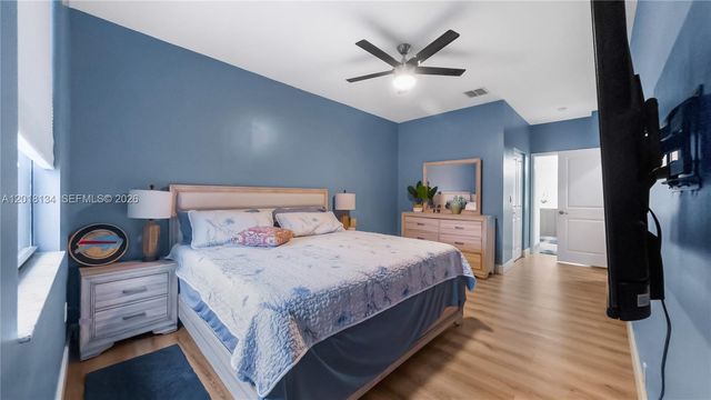 4909 NW 59th St, Tamarac, FL 33319