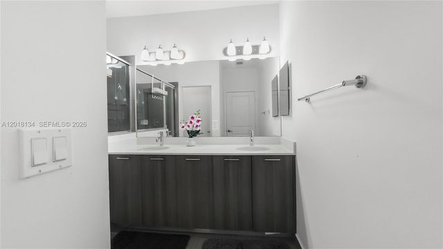 4909 NW 59th St, Tamarac, FL 33319
