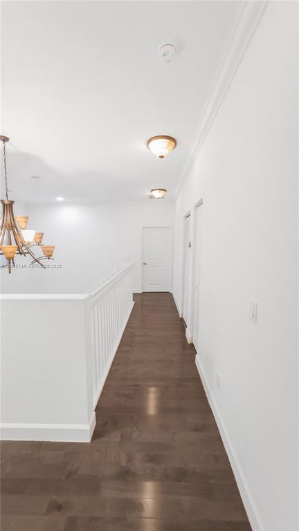 Image 11 of property listing at 4909 NW 59th St, Tamarac, FL 33319