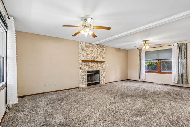 28604 Burma LANE, Waterford, WI 53185