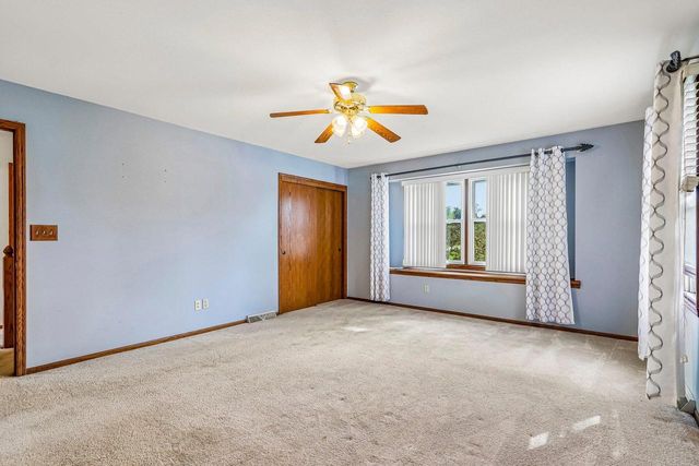 28604 Burma LANE, Waterford, WI 53185