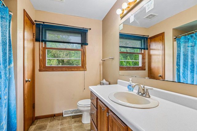 28604 Burma LANE, Waterford, WI 53185