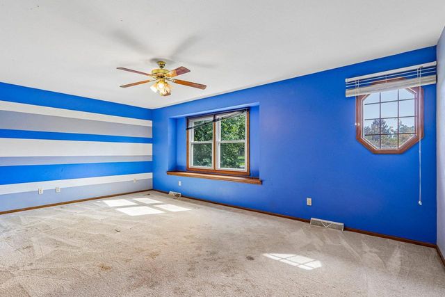 28604 Burma LANE, Waterford, WI 53185
