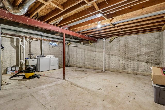 28604 Burma LANE, Waterford, WI 53185