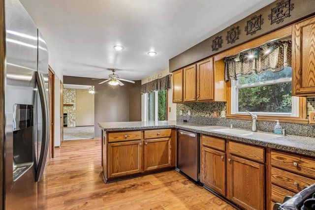 28604 Burma LANE, Waterford, WI 53185