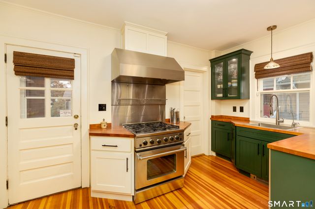 23 Westfield Road, West Hartford, CT 06119