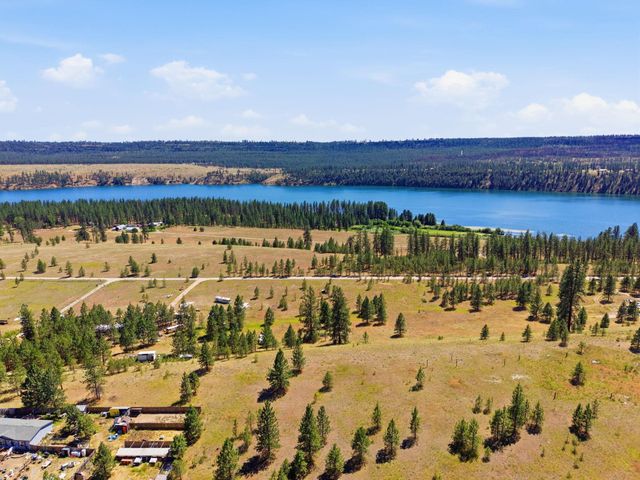 7736 Adams Drive Way, Ford, WA 99013