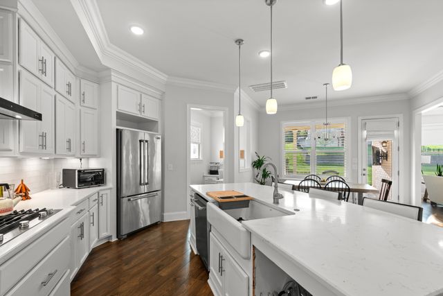 1861 Longmoore Ln, Brentwood, TN 37027