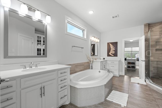 1861 Longmoore Ln, Brentwood, TN 37027