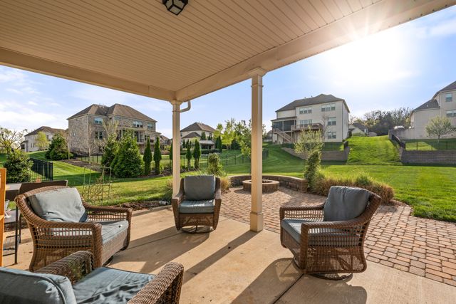 1861 Longmoore Ln, Brentwood, TN 37027