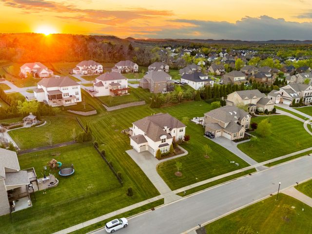 1861 Longmoore Ln, Brentwood, TN 37027
