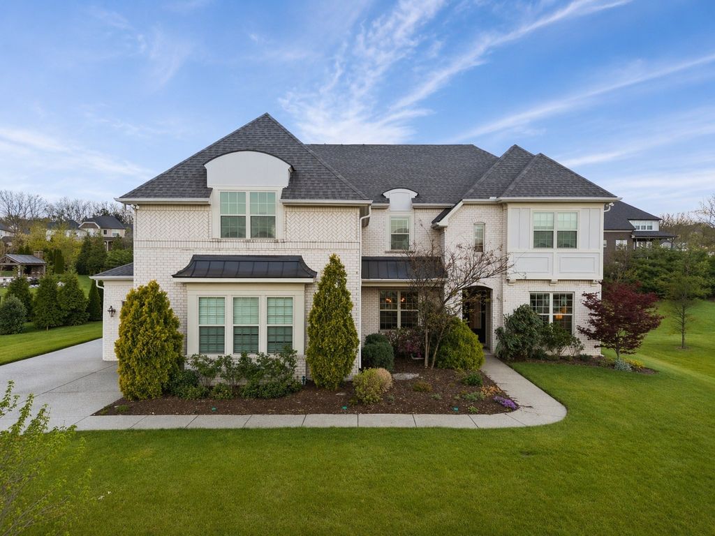 1861 Longmoore Ln, Brentwood, TN 37027