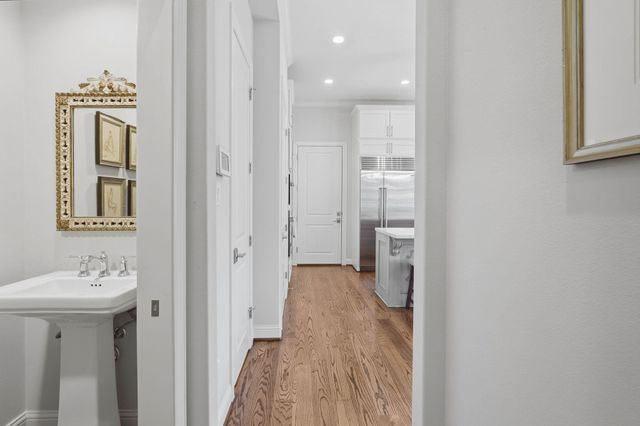 259 Green Boulevard, Shenandoah, TX 77384