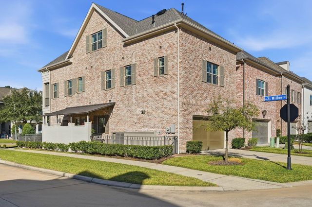 259 Green Boulevard, Shenandoah, TX 77384