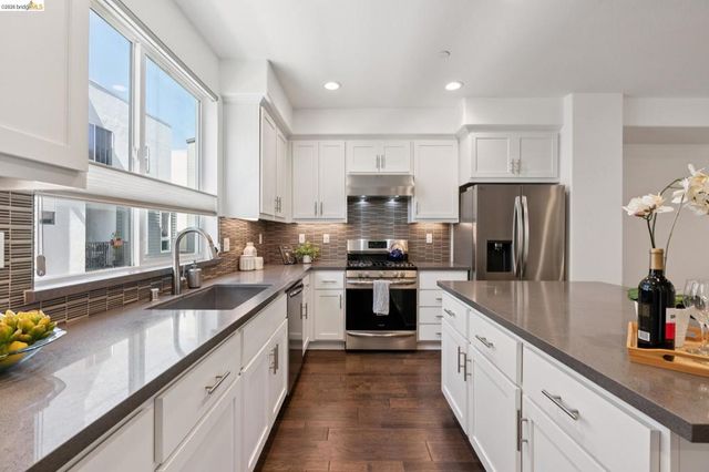 1532 Seawind Dr, Richmond, CA 94804