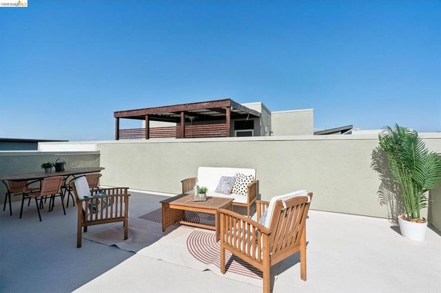 1532 Seawind Dr, Richmond, CA 94804
