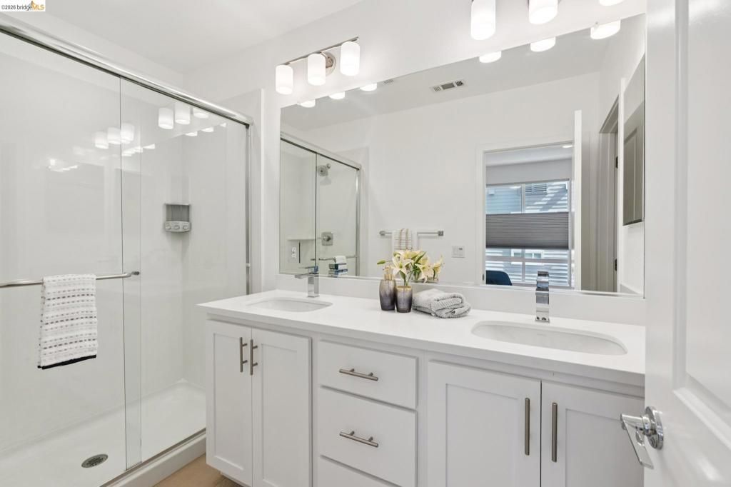 Image 25 of property listing at 1532 Seawind Dr, Richmond, CA 94804