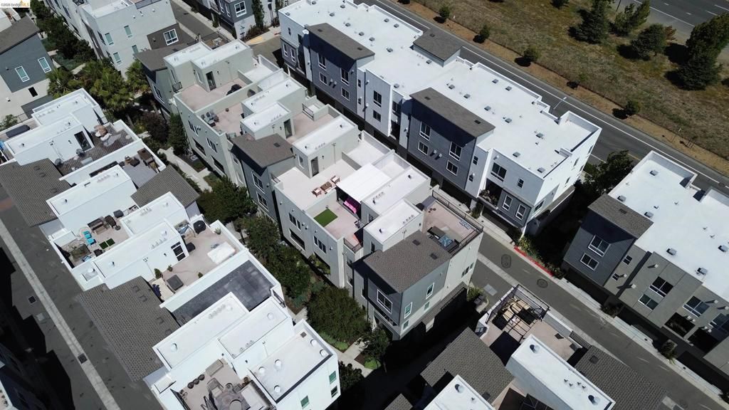 Image 43 of property listing at 1532 Seawind Dr, Richmond, CA 94804