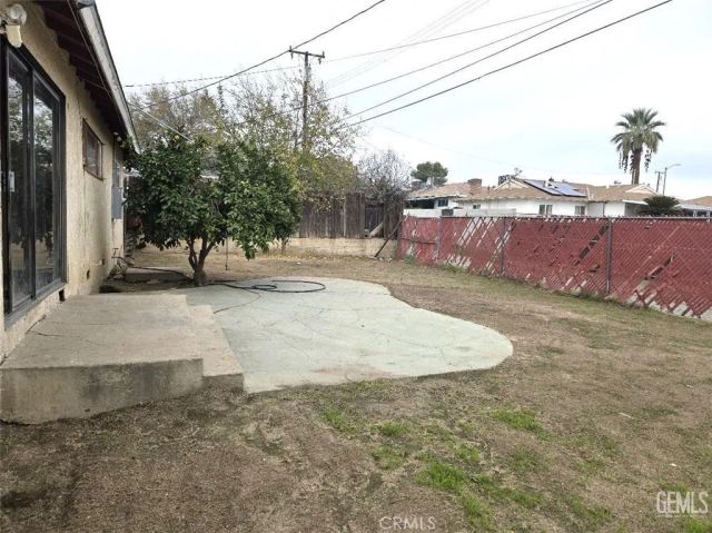 2217 Fairfax Road, Bakersfield, CA 93306