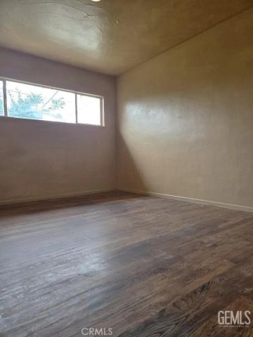 2217 Fairfax Road, Bakersfield, CA 93306