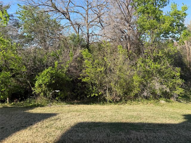 1242 Alamo Drive, Lewisville, TX 75077