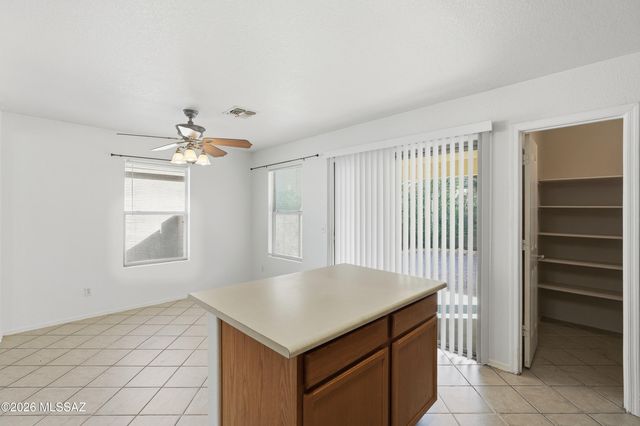 8123 S Sunny Horizon Place, Tucson, AZ 85747