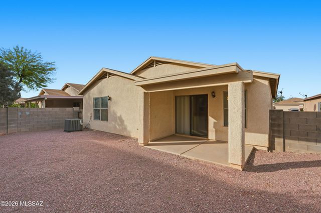 8123 S Sunny Horizon Place, Tucson, AZ 85747