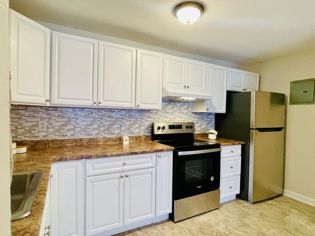 16-A Mayberry Dr 1, Westborough, MA 01581