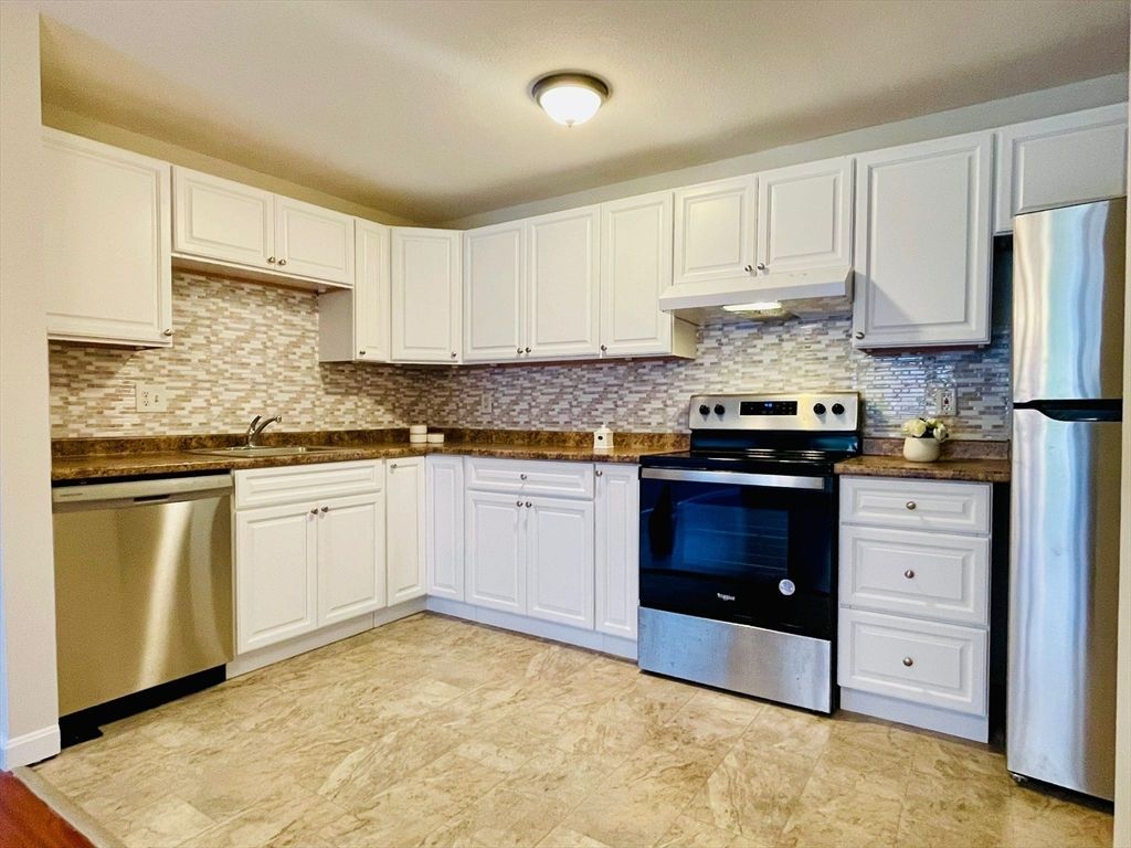 16-A Mayberry Dr 1, Westborough, MA 01581